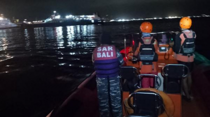 Patru morți și zeci de persoane dispărute după ce un feribot s-a scufundat în largul insulei Bali