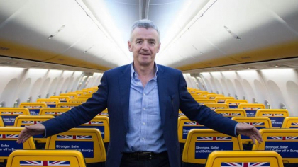 Angajații Ryanair, răsplătiți cu 2,50 euro dacă observă bagaje de mână supradimensionate