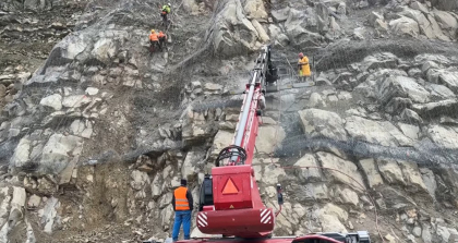 Sistem inovator pentru prevenirea accidentelor cauzate de căderile de pietre: Senzori de impact instalați pe versanți în zona Siriu