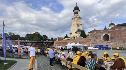 Record mondial la Alba Iulia. ”Masa Care Unește”