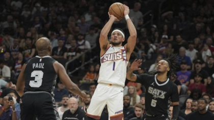 Devin Booker obține cel mai mare salariu anual din istoria NBA: 316 milioane de dolari în 5 ani