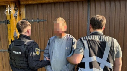 Un american căutat de 33 de ani pentru agresiuni sexuale împotriva copiilor a fost prins în Ucraina