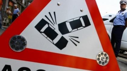 Accident grav în Vrancea: Trei persoane și-au pierdut viața în urma unei coliziuni între două autoutilitare