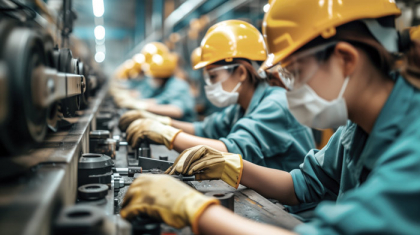 Aproape jumătate dintre companiile din Polonia au angajaţi străini. Este efectul crizei demografice şi al penuriei de forţă de muncă. În Ungaria, pornirea fabricilor noi prin care este reindustrializată ţara se face cu străini