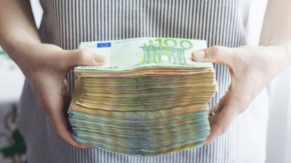 Un bugetar român încasează 19.000 € pe lună din două surse. Cine este Marian Enache