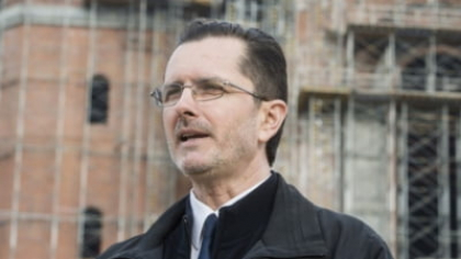 Violența criminală sau, mai recent, porno-„muzicală” din România devine treptat un risc de țară, avertizează Vasile Bănescu