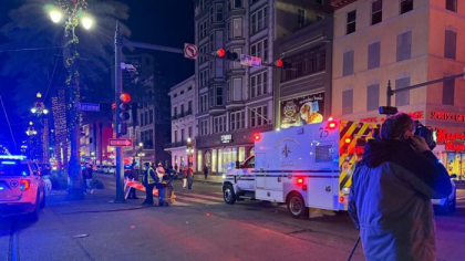 Peste 20 de răniţi după ce o maşină a intrat într-o mulţime din Los Angeles