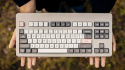 O tastatură care costă cât o mașină face furori pe internet. Ce știe să facă VIDEO