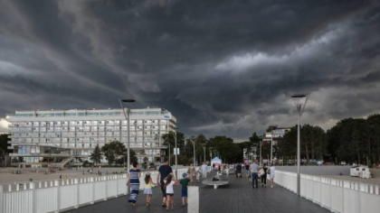 Un bărbat de 29 de ani a fost lovit de fulger chiar în luna de miere. Cuplul amânase inițial vacanța tragică