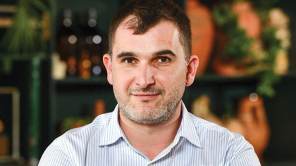 ZF IT Generation. Start-up Update. Matei Maloş, CEO, Directimo, marketplace imobiliar cu agenţi AI pentru case de vacanţă: Am atras deja finanţări de peste 300.000 de euro şi negociem cu fonduri de investiţii din România, Cehia şi SUA pentru restul rundei de până la 2 mil. euro, destinată expansiunii. Anul acesta vizăm venituri de 2 mil. euro