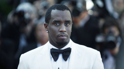 Arme, ulei de bebeluși și droguri, găsite în urma perchezițiilor din casa lui Sean „Diddy” Combs, acuzat de șantaj și trafic sexual