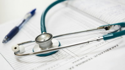 Angajări fictive la o unitate medicală. Doi doctori sunt cercetați după ce au decontat ilegal aproape 190.000 de lei de la CNAS