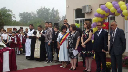 Ce cerem de fapt când cerem depolitizarea educației?