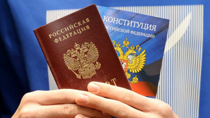 Un cetățean american care a ajutat Rusia din interiorul Ucrainei a primit pașaport rusesc de la Putin