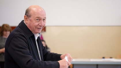 Traian Băsescu: E o zi decisivă. Se decide între opţiunea pro-Moscova şi cea pro-euroatlantică