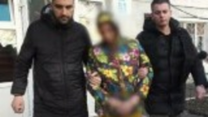 Ce pedeapsă a primit mama care și-a ucis în bătaie fetița de 9 ani. N-au scăpat nici unchiul și mătușa care au asistat pasivi