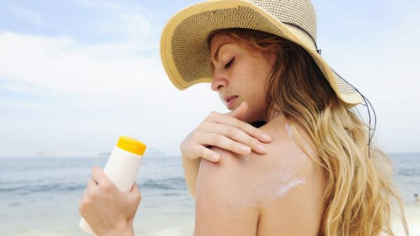 Țara care oferă gratuit cremă de protecție solară pentru toți cetățenii. Ce fel de produse recomandă dermatologii