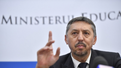 Senatorii votează azi moțiunea împotriva ministrului Educaţiei, „În loc de instrucţie şi excelenţă, umilinţă şi dresaj”