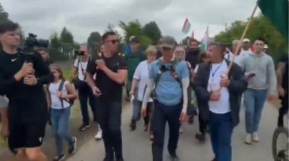 Liderul opoziţiei din Ungaria a trecut graniţa în România. Peter Magyar a plecat pe 14 mai în marş spre Transilvania