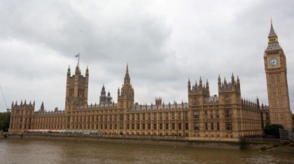 Marea Britanie înăsprește regulile de imigrație