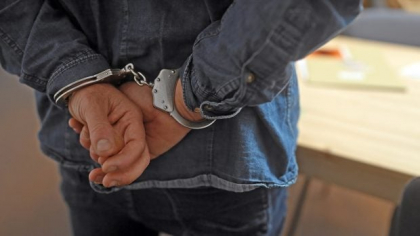 Cum i-au iertat magistraţii pe cei care au abuzat sexual o minoră: „a fost o frumoasă poveste de iubire”. Unul dintre prădători a violat din nou şi e acum în arest 