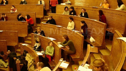 Top 30 domenii de licenţă după numărul de locuri disponibile: Facultăţile de drept, administrarea afacerilor şi limbă şi literatură pun pe masă cele mai multe locuri pentru studenţi. De ce la Drept sunt 12.845 de locuri disponibile, iar la Inginerie mecanică numai 2.671?