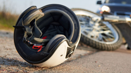 Accident pe DN 5, între un TIR și o motocicletă. O femeie a fost dusă la spital