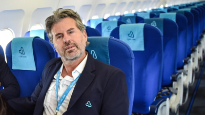 Proprietarul FlyLili, compania aeriană acuzată de evaziune fiscală, prezent la sediul Serviciului de Investigare a Criminalității Economice