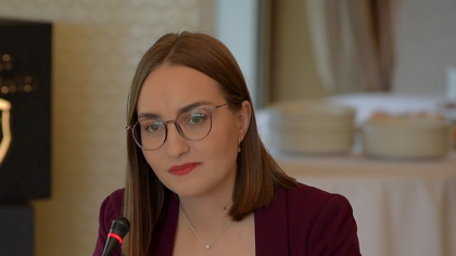 Ştiaţi cât de mare este o pensie mare? 3.000 de lei. Dragi guvernanţi, trăiţi cu o pensie de 3.000 lei în semn de solidaritate?