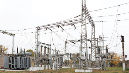 Marii consumatori de energie din România, Bulgaria şi Grecia acuză Austria că-şi închide graniţele pentru export, cu impact în preţ. Dar statisticile îi contrazic şi o întrebare se ridică: ce au făcut marii consumatori pentru a-şi securiza alimentarea cu energie, în afară de a cere măsuri de la stat?
