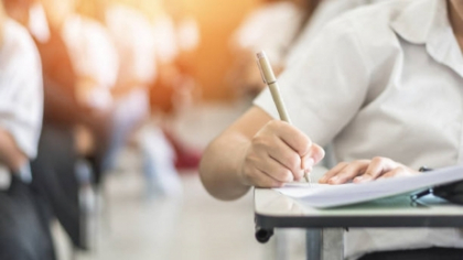 Peste 150.000 de absolvenţi de gimnaziu încep Evaluarea Națională