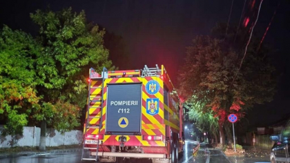 Ciclonul a lovit România: Zeci de gospodării inundate, copaci doborâți și porturi închise în Constanța