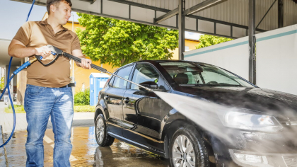Obligatoriu pentru șoferi la self wash. Informație pentru cine își curăță mașina la spălătoriile cu fise