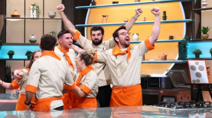 Chefi la cuțite, lider detașat de audiență cu ediția de ieri. Diseară, se schimbă dinamica la bancurile de lucru: amuleta lui Chef Richard aduce trei concurenți din bootcamp