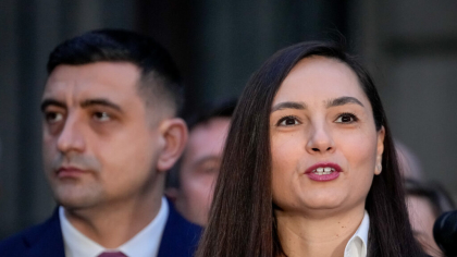Anamaria Gavrilă, președinta POT, amenință jurnaliștii în Parlament: „Voi sunteţi pe cale de dispariţie”