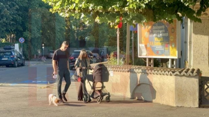 Primele imagini cu Corina și Mihnea Năstase în rolul de părinți. Cum au apărut cu bebelușul lor, al treilea nepot al lui Adrian Năstase