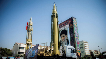 Iranul respinge negocierile cu SUA, Rusia lansează avertismente dure