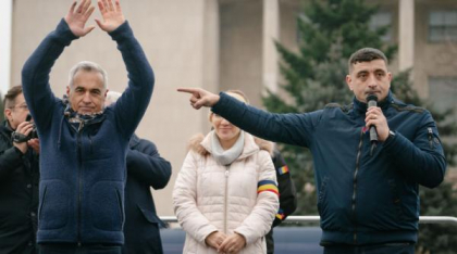 Călin Georgescu, atac direct la Simion, pe tema concedierii a 500 de mii de bugetari: "Poate a fost vârsta"