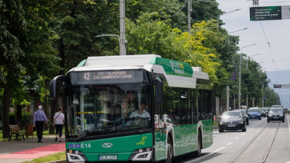 Mai puține mijloace de transport în comun la stradă! Călătorii vor aștepta mai mult timp în stații