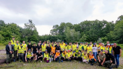 Gesturi simple care contează pentru un viitor mai bun. Peste 15 tone de deșeuri colectate în cadrul campaniei de ecologizare a BAT România în pădurea Plopeni din Prahova