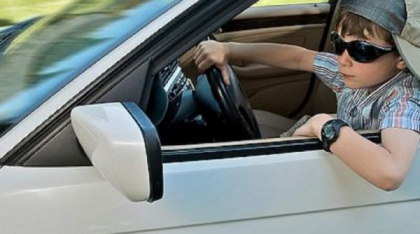Inconștiență la volan! Copil de 12 ani prins conducând un autoturism în localitatea Voia