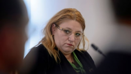 Eșecul partidelor radicale. De ce fug parlamentarii din partidele conduse de Șoșoacă și Gavrilă și ce viitor politic au SOS și POT