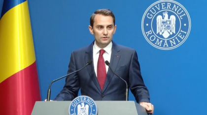 Ilie Bolojan taie tot la Guvern. Demnitarii vor primi Duster fără șofer, se taie 50% din mașini, benzina și dispar mesele după ședințe