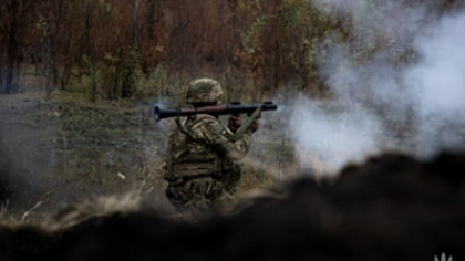 Ucraina cere sprijin militar continuu din partea SUA, după anunțul că unele transporturi de arme sunt sistate, pentru că stocurile americane sunt scăzute