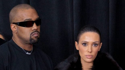 Noi imagini cu Bianca Censori în ipostaze provocatoare. Kanye West a pozat-o aproape goală, iar fotografiile au devenit publice