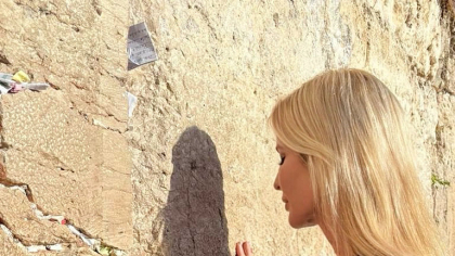 Ivanka Trump, fotografie în Orientul Mijlociu la Zidul Plângerii, alături de soțul său și trimisul special al SUA