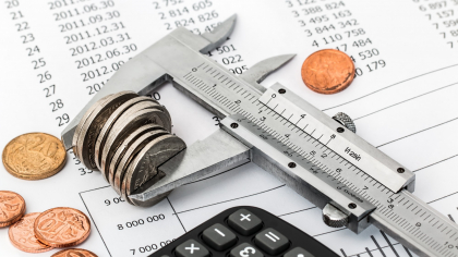 SUA coboară din elită: Moody’s retrogradează ratingul de credit. România, la un pas de „junk”