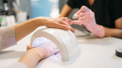 Avertisment ANPC. Un ingredient toxic va fi interzis în produsele cosmetice din septembrie 2025