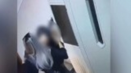 Individă din București, suspectă de furturi de bijuterii. Folosea metoda „îmbrățișarea”