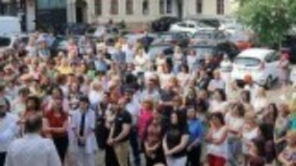 Sindicatele amenință cu greva generală la nivel național, dacă Bolojan nu-i primește la discuții. Ce revendicări au